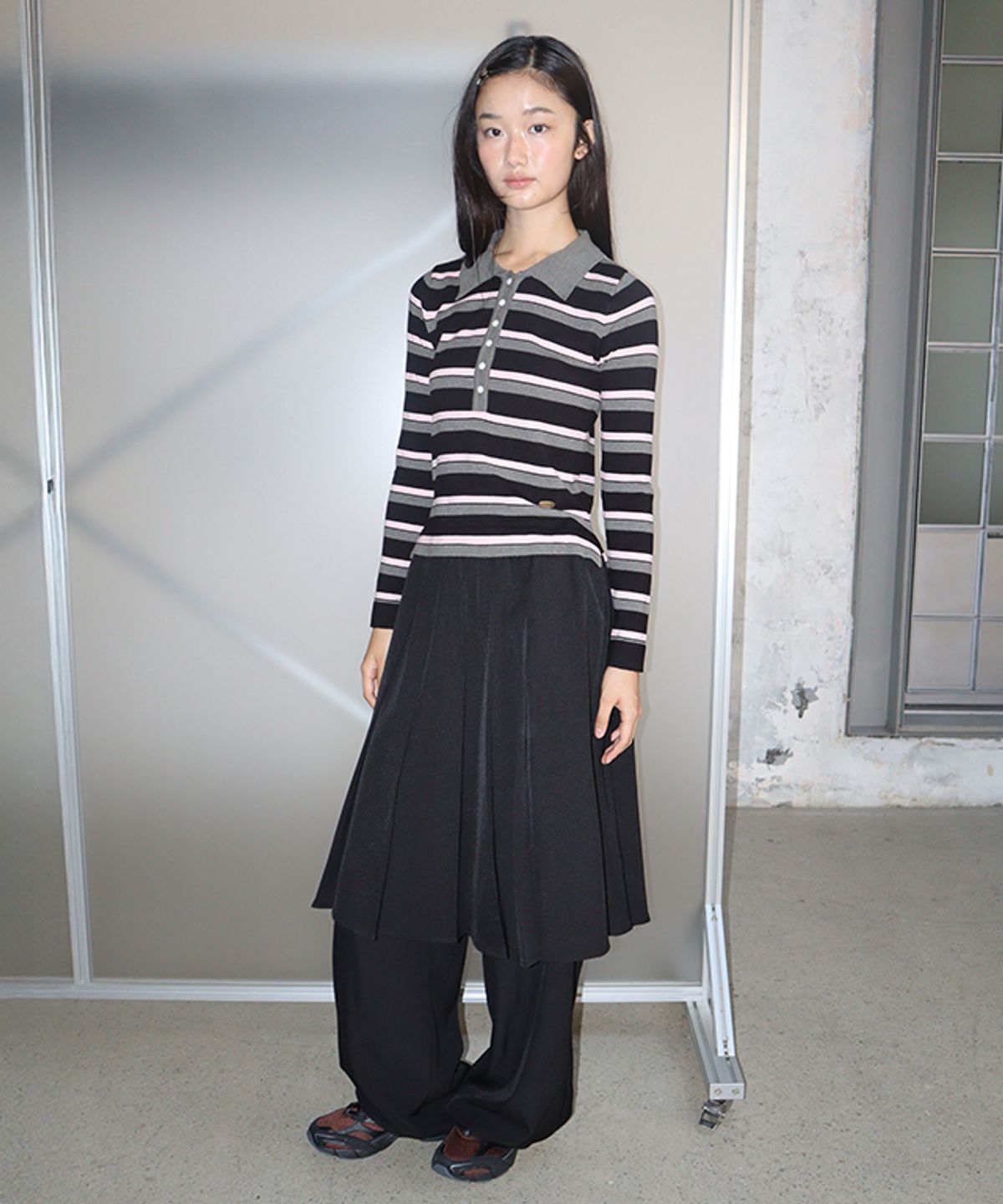 론론(RONRON) STRIPE HENRYNECK COLLAR SLIM LONG SLEEVE KNIT BLACK PINK