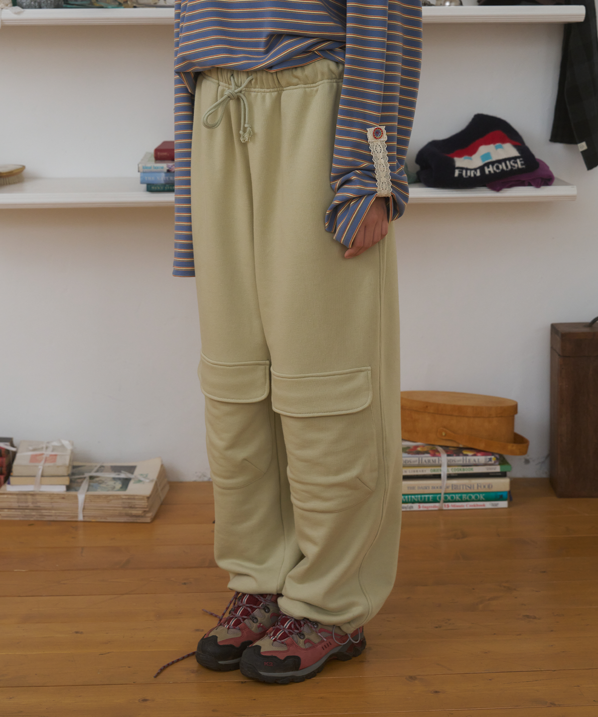펀프롬펀(FUNFROMFUN) POCKET SWEAT PANTS, PISTACHIO GREEN