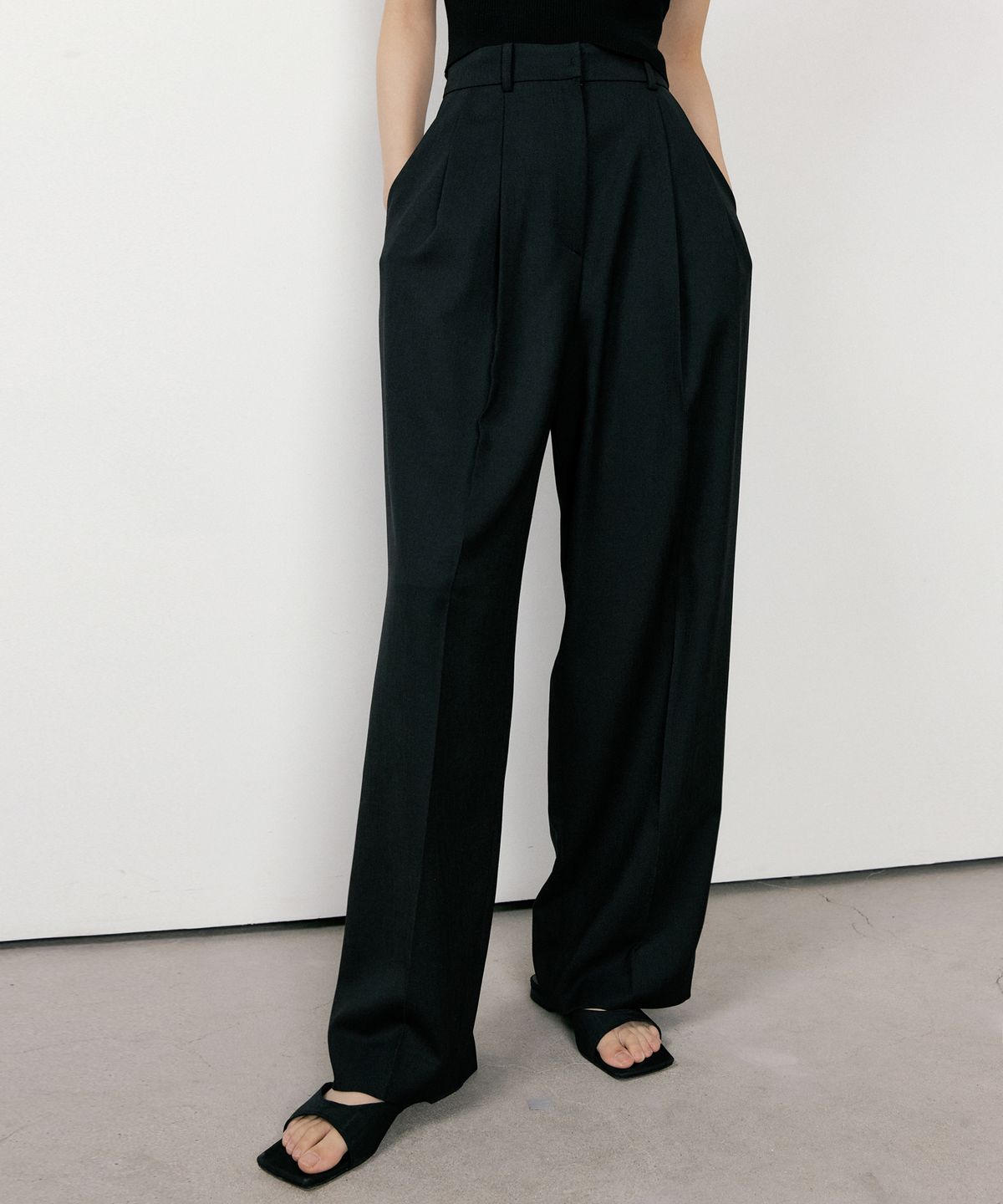 오떼뜨(OCTETTE) TWO TUCK TROUSER_2COLOR