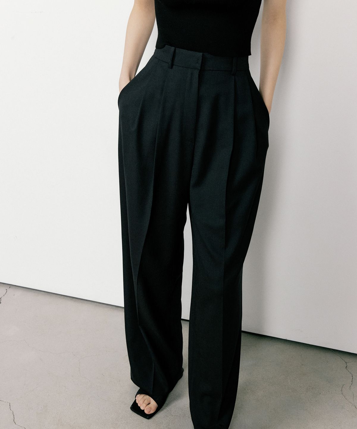 오떼뜨(OCTETTE) TWO TUCK TROUSER_2COLOR