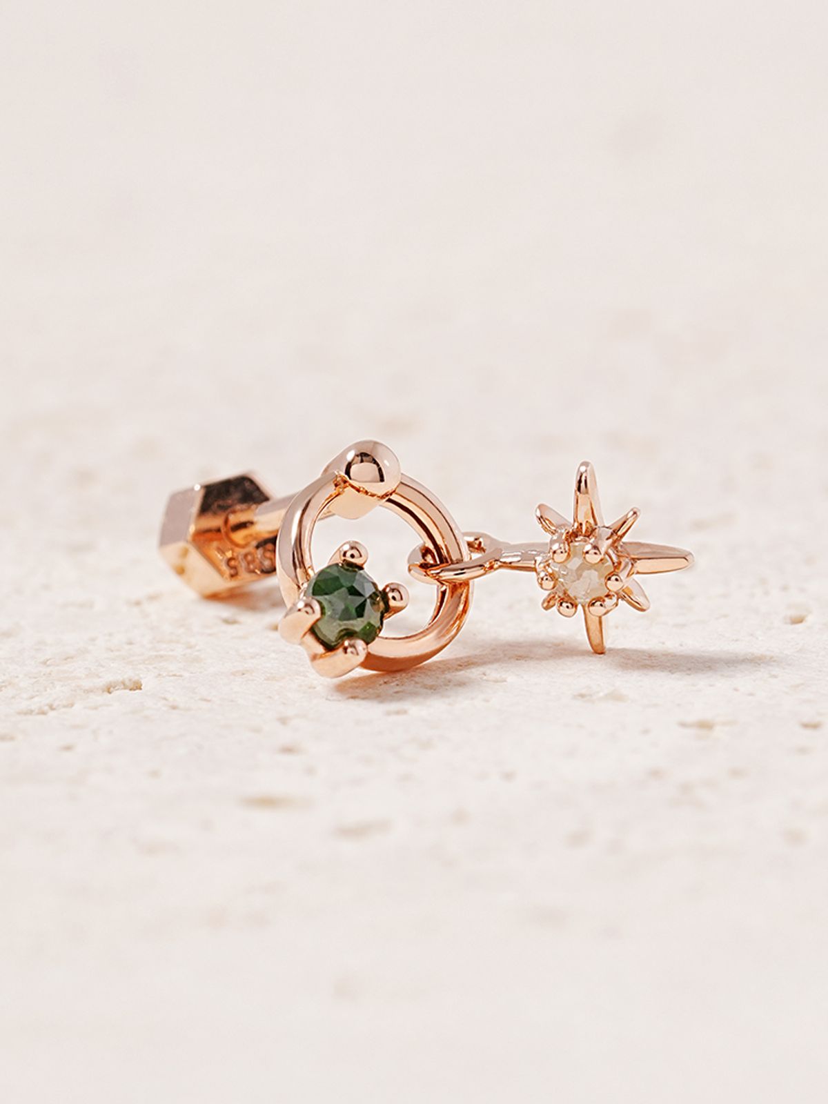 미니멀피어싱(MINIMALPIERCING) 14K 18K 그린 러프 유니버스 링 드롭 피어싱 귀걸이