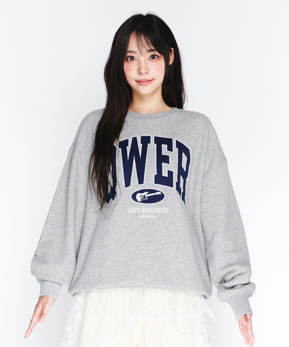 아메스 월드와이드(AMES-WORLDWIDE) QWER BASIC APPLIQUE SWEATSHIRT GREY