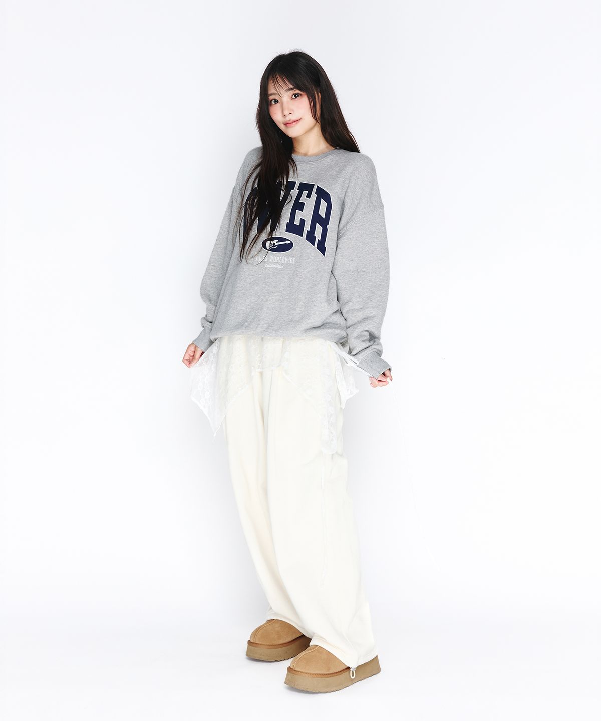 아메스 월드와이드(AMES-WORLDWIDE) QWER BASIC APPLIQUE SWEATSHIRT GREY