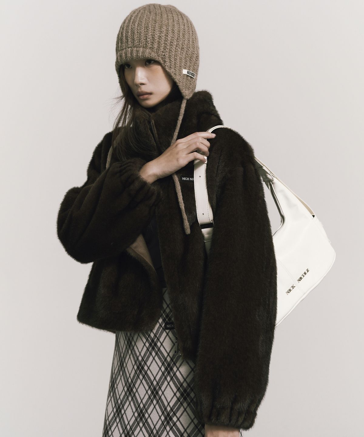 닉앤니콜(NICK&NICOLE) LOGO POCKET HALF SHOULDER BAG_IVORY
