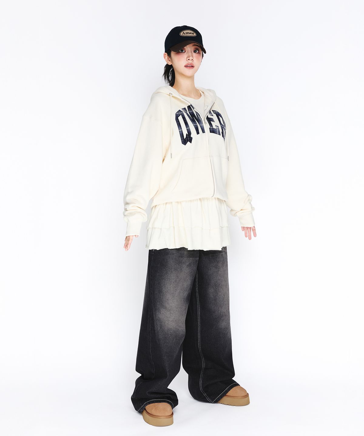 아메스 월드와이드(AMES-WORLDWIDE) QWER BASIC APPLIQUE HOODIE ZIP-UP CREAM