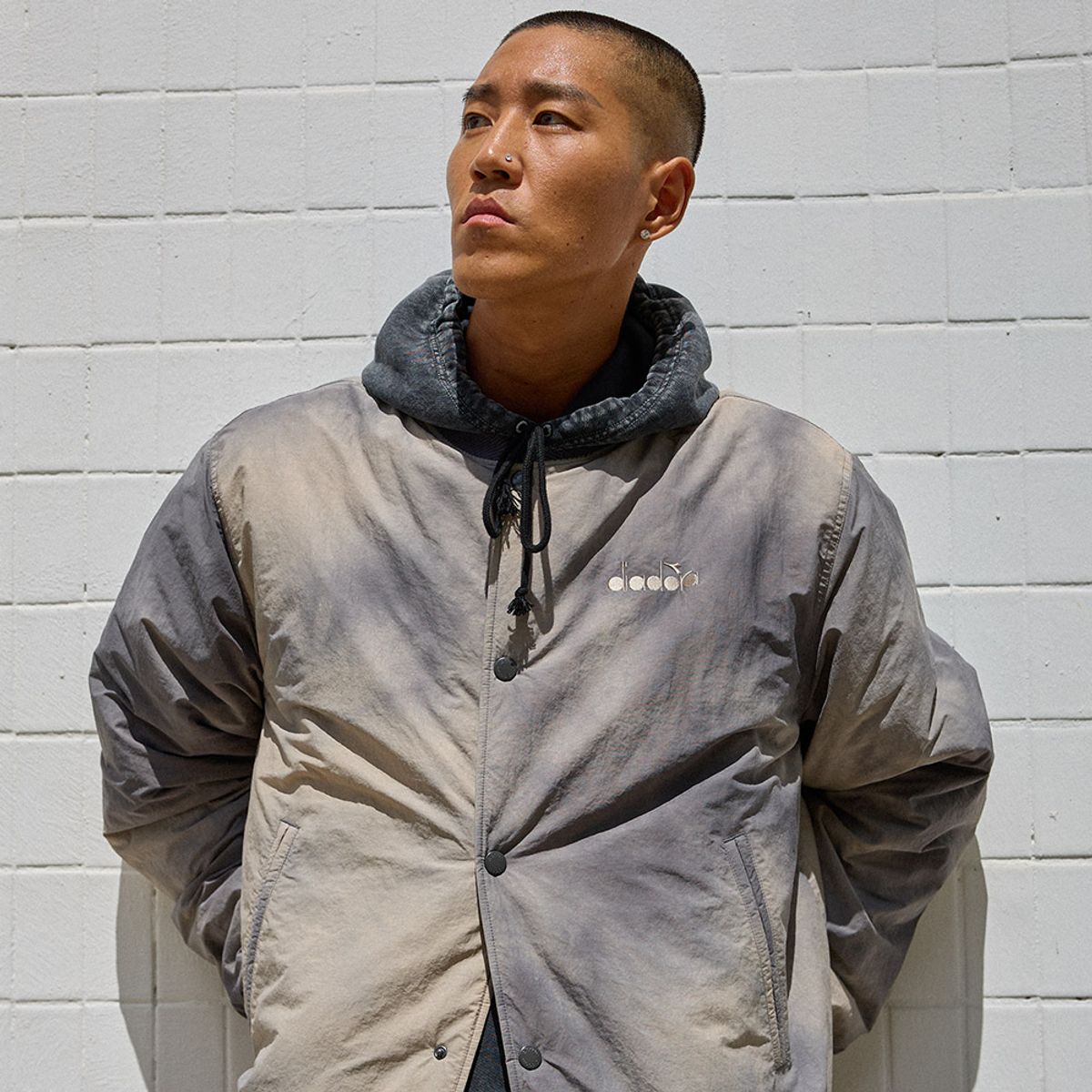 디아도라(diadora) 웨이브다잉 스타디움 자켓 DARK GREY