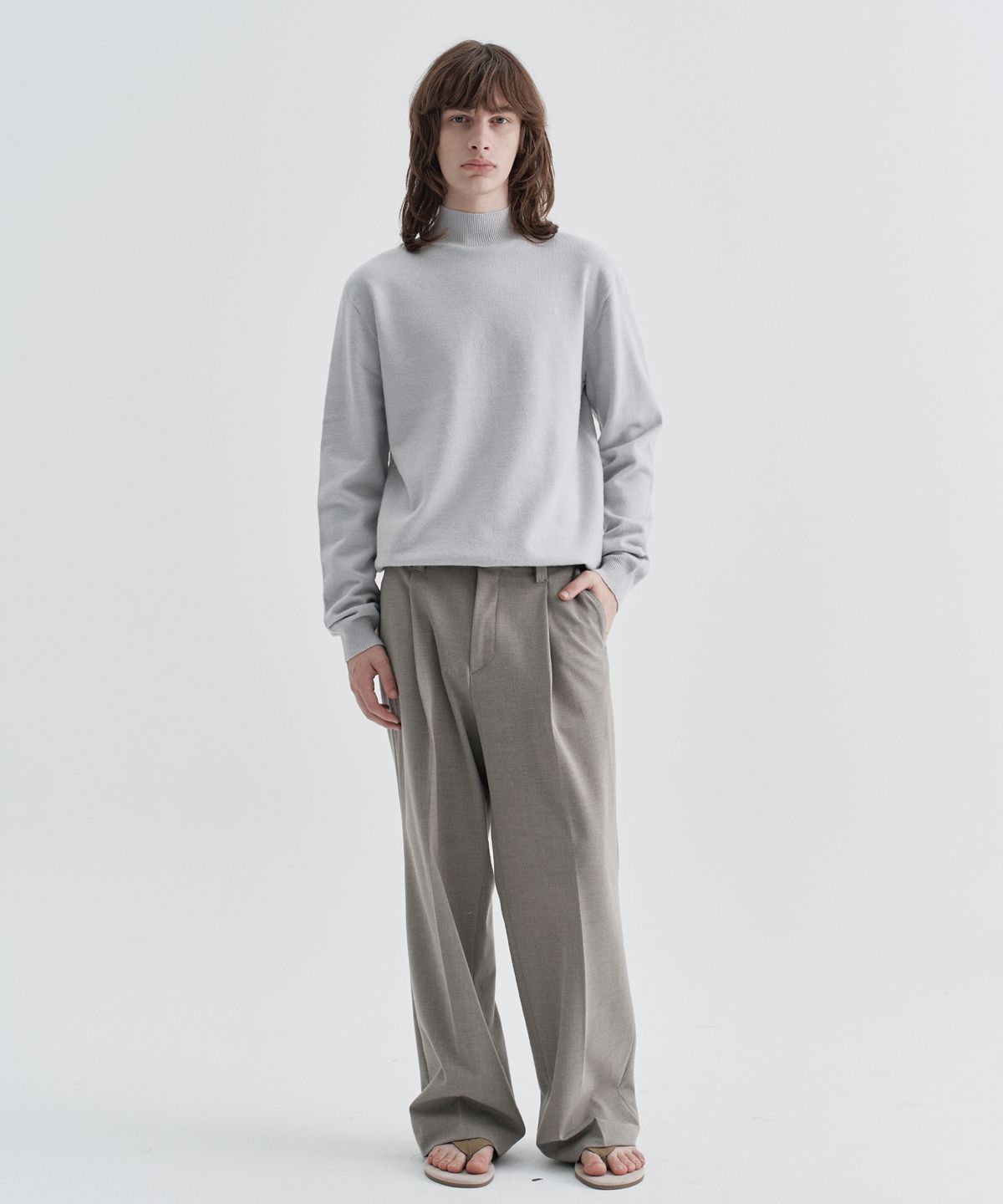 이지오(EZIO) Half Mock Neck Knit_Grey