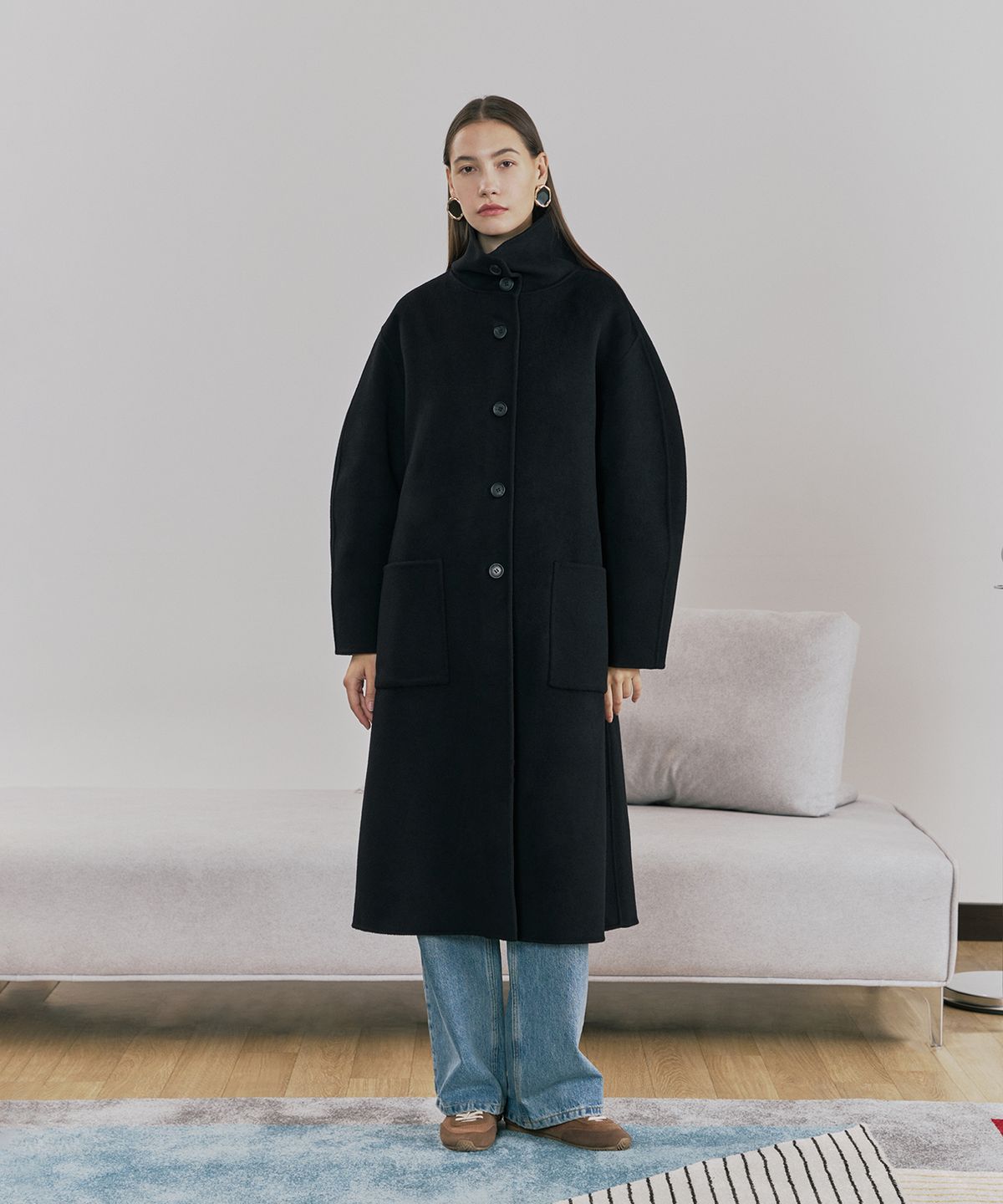 핀블랙(PINBLACK) 울 핸드메이드 하이넥 롱 코트 블랙