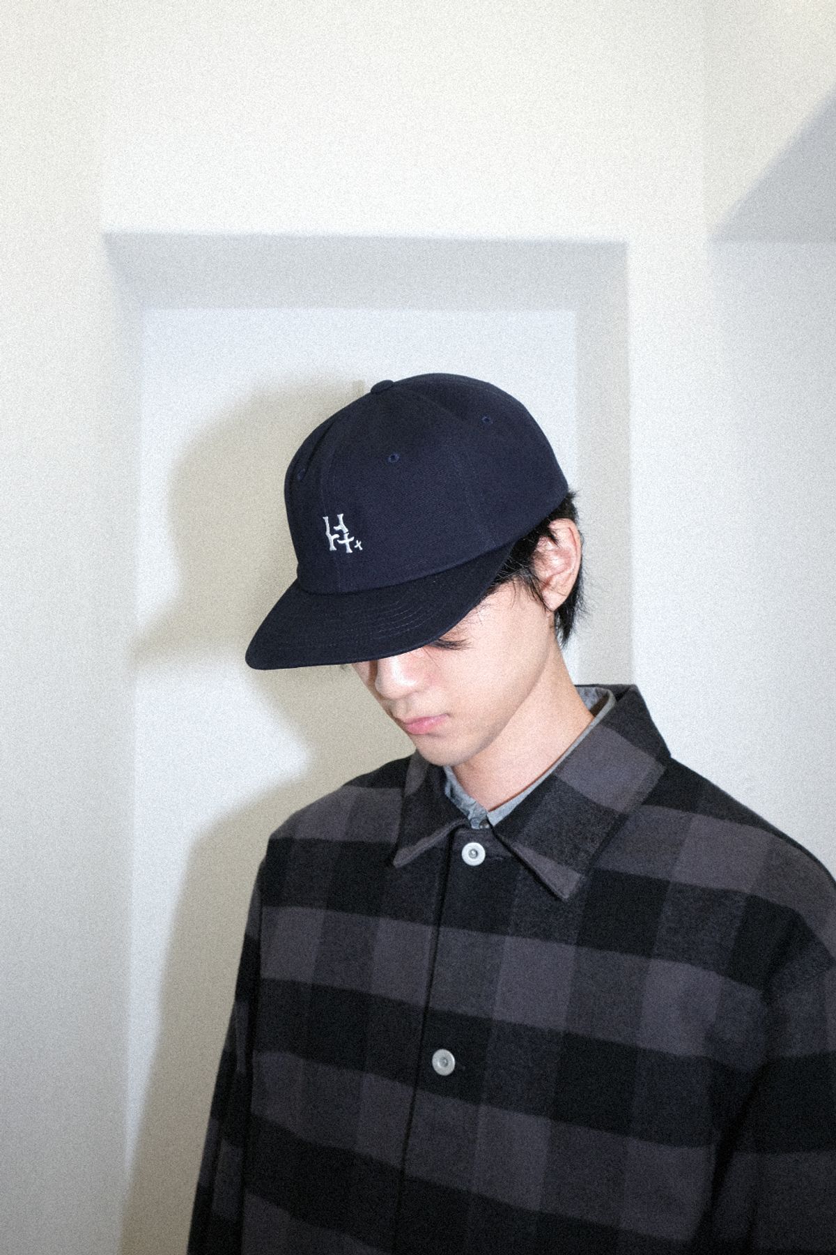 홀리선(HORLISUN) Crest Logo Adjustable Ballcap Navy