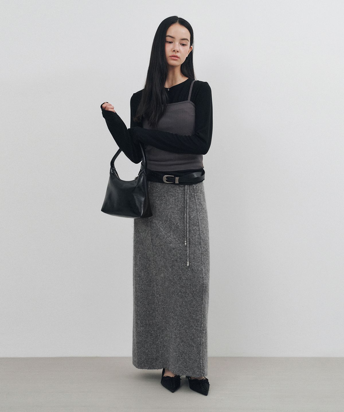 몽돌(MONGDOL) 스트랩 맥시 울 니트 스커트 그레이 MDSK024GRAY