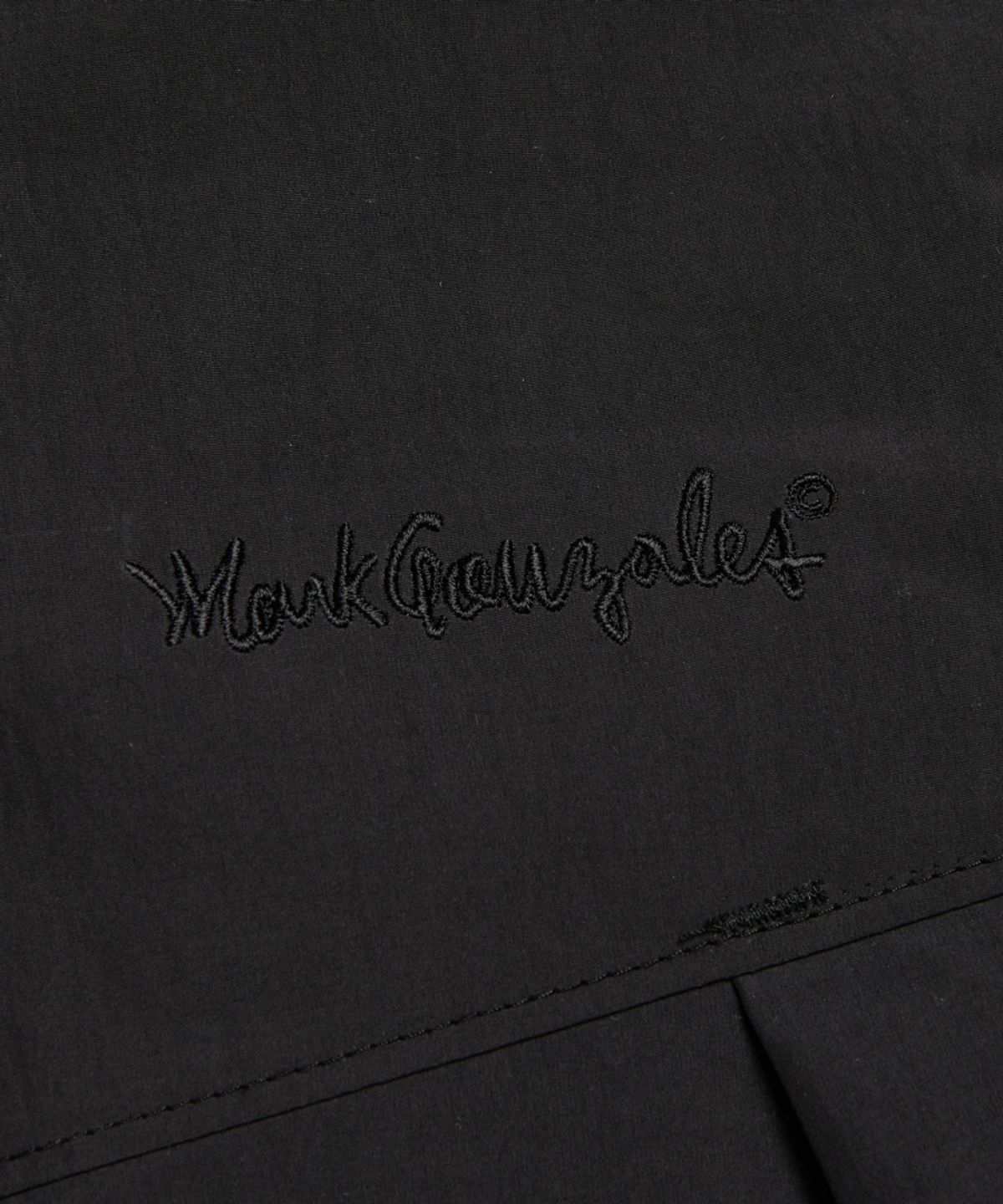마크곤잘레스(MARK GONZALES) 사인로고 롱 패딩 자켓 - BLACK