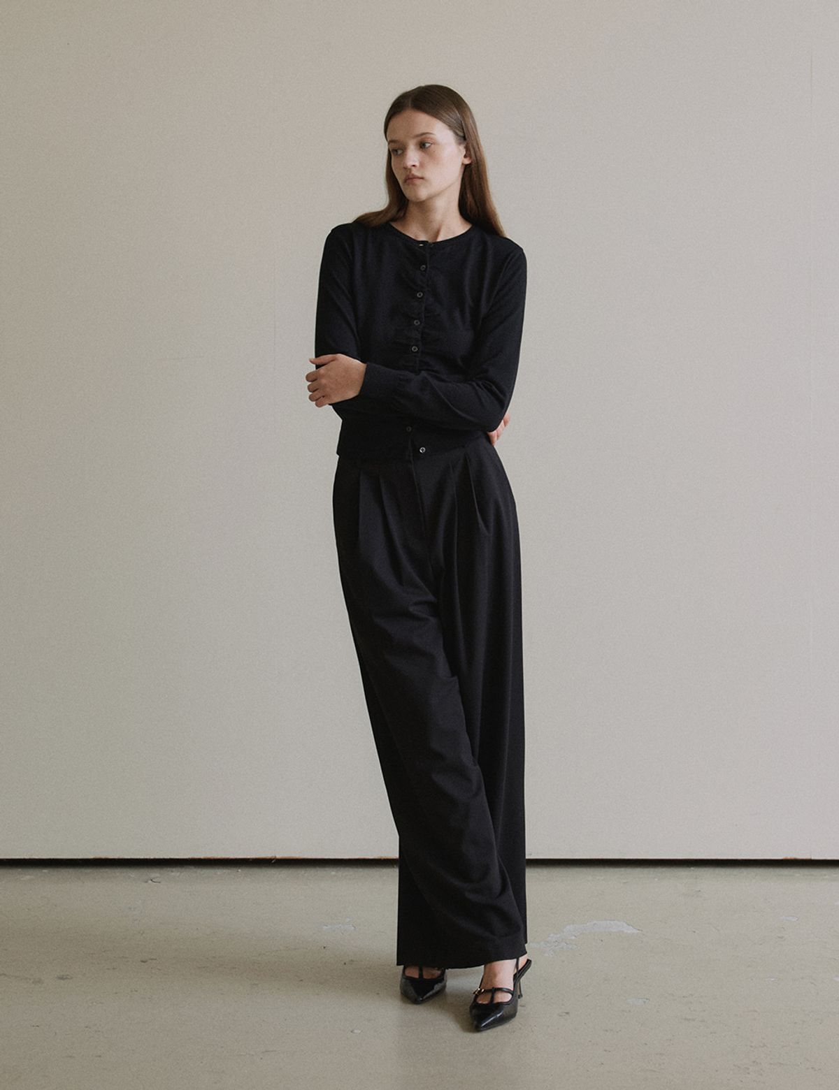 더엘로(THEELO) Tailored Two Tuck Wide Pants (Black)