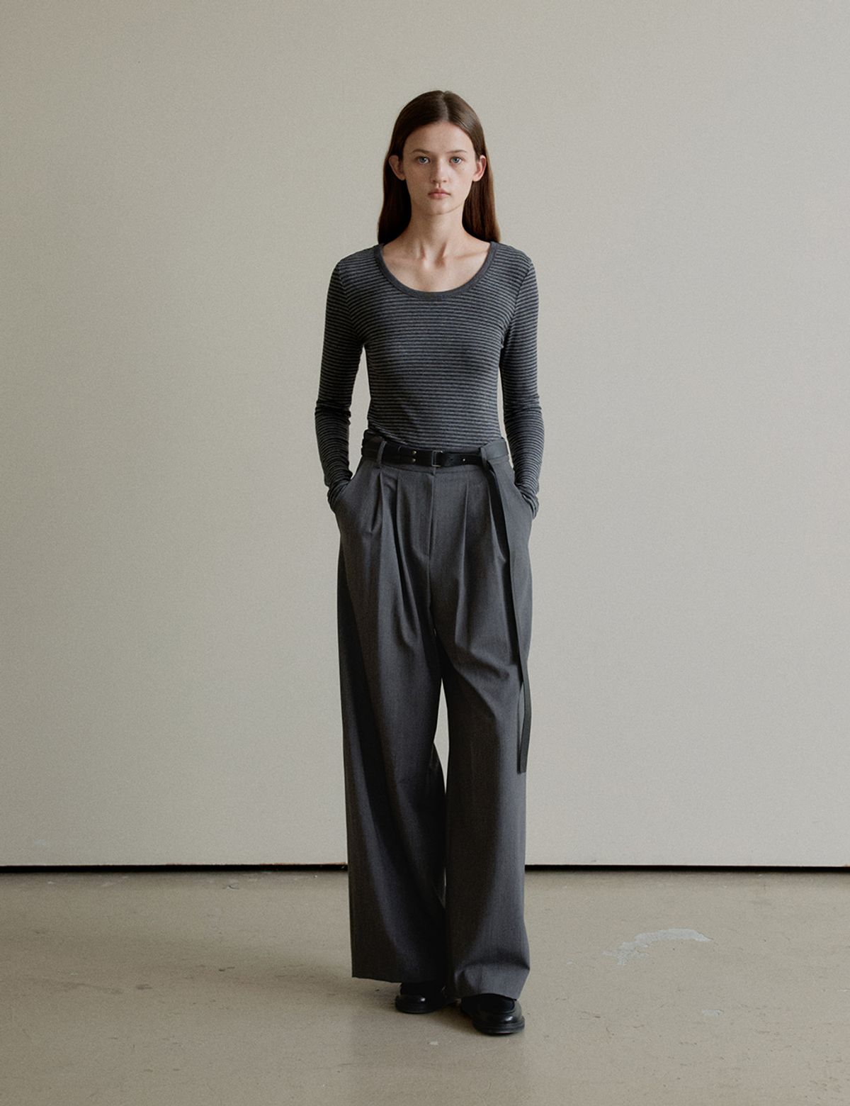 더엘로(THEELO) Tailored Two Tuck Wide Pants (Gray)