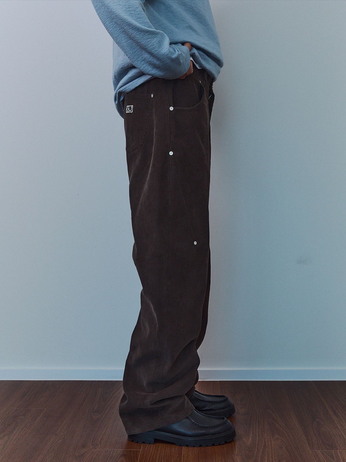 기준 맨(KIJUN MEN) Explorer Studded Corduroy Pants Brown