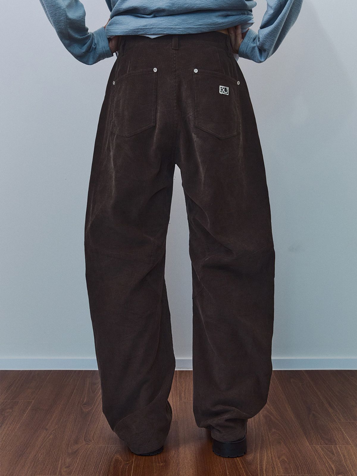 기준 맨(KIJUN MEN) Explorer Studded Corduroy Pants Brown