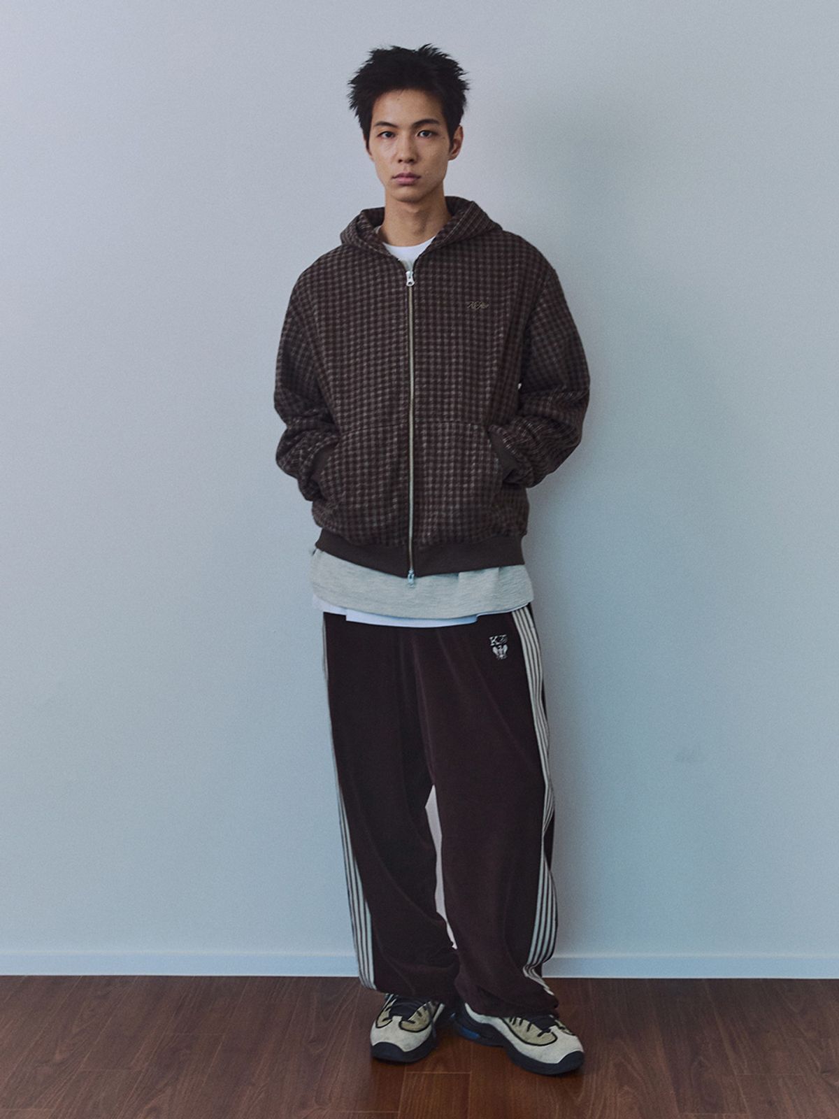 기준 맨(KIJUN MEN) Hairy Plaid Hoodie Zip-Up Brown