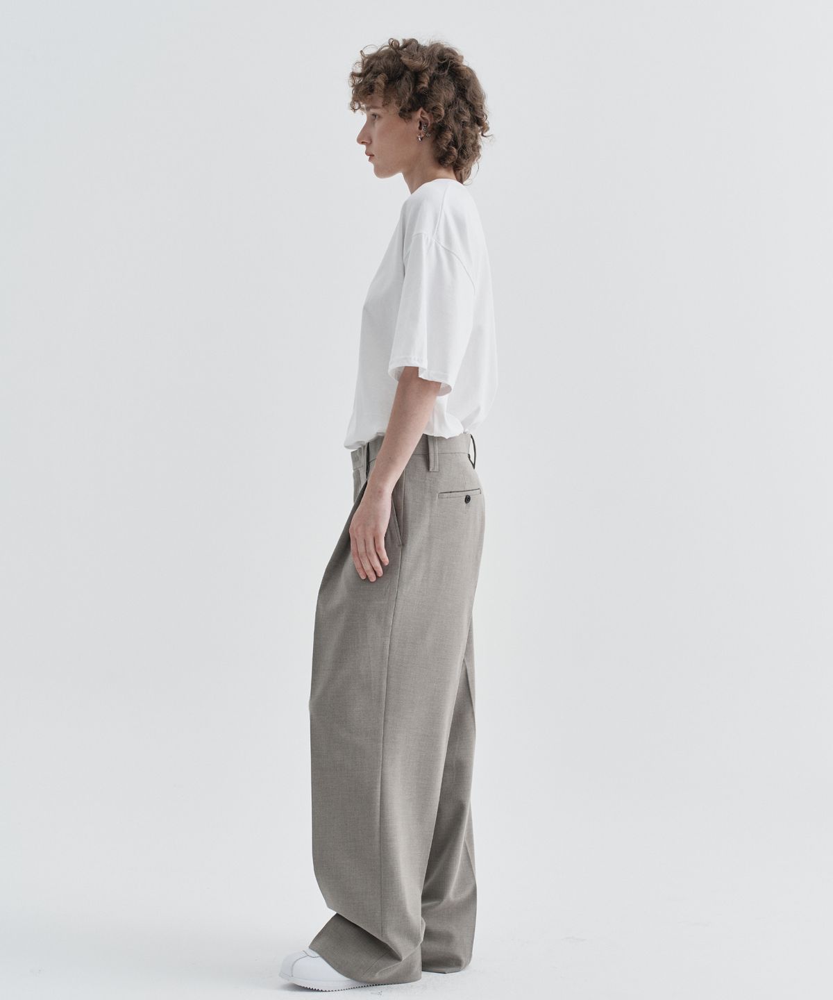 이지오 우먼(EZIO WOMEN) W Classic Straight Slacks_Beige