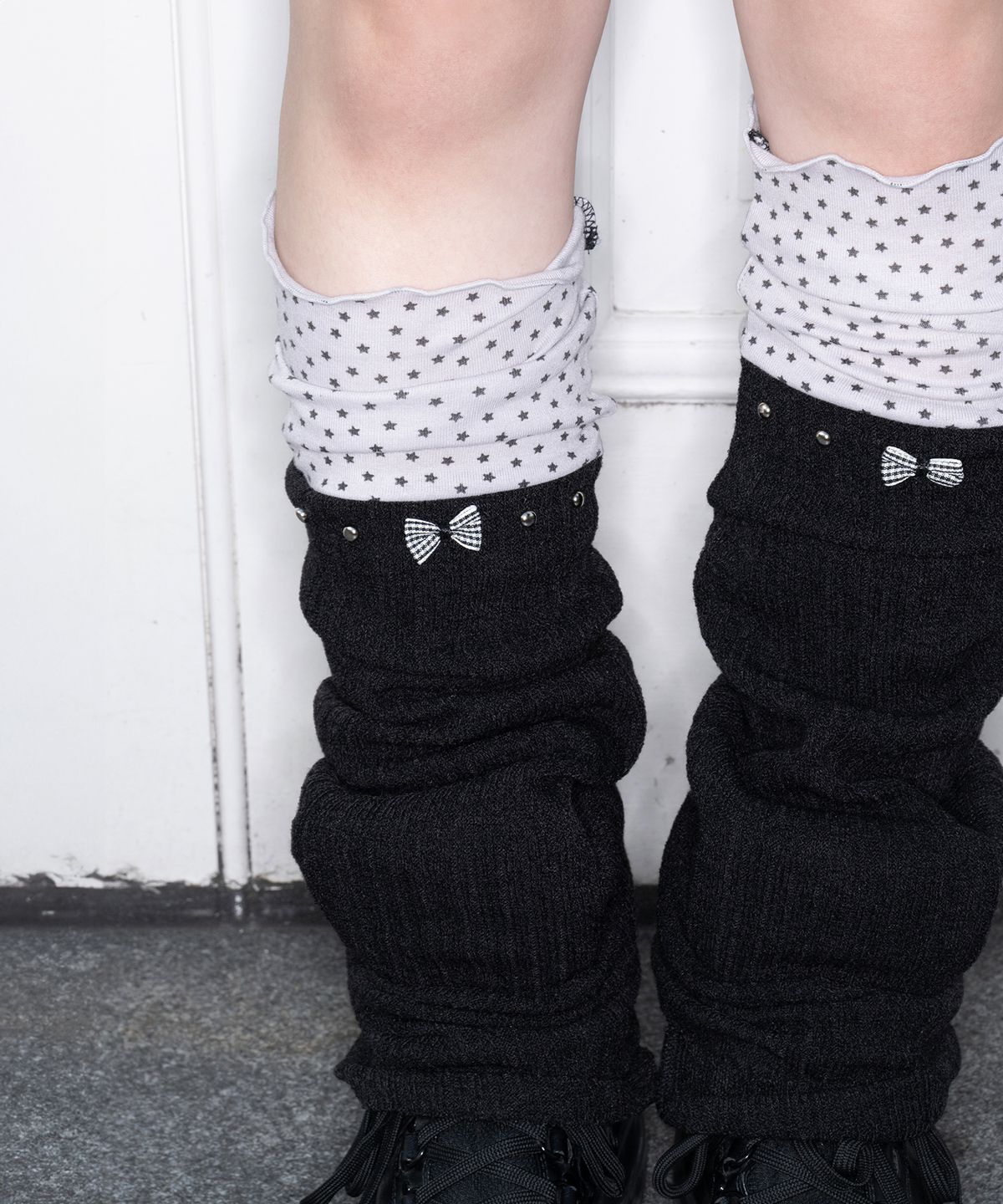체리퀴리(CHERRYQUIRI) starry leg warmer - black
