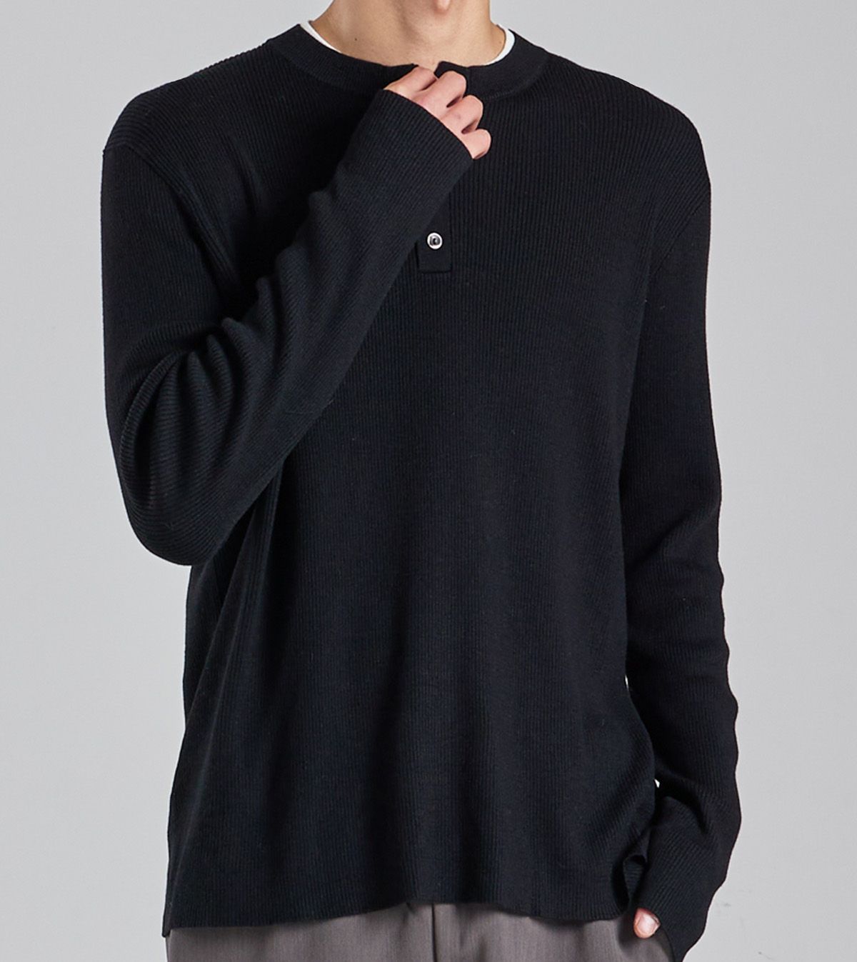 버튼서울(BUTTON SEOUL) 울블렌드 레이어드 헨리넥 니트 (블랙)