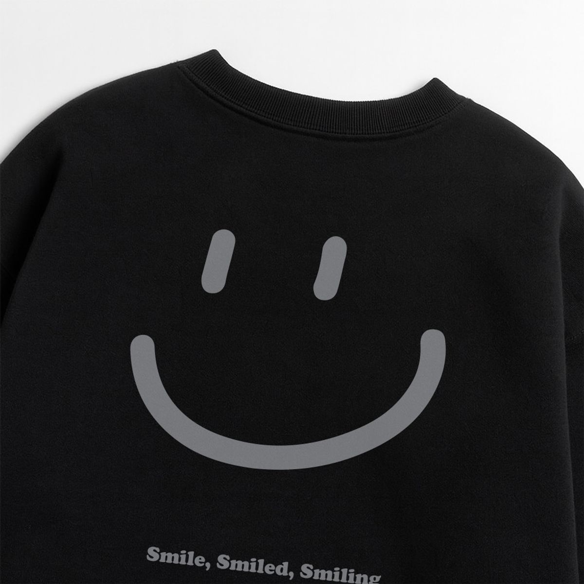 스플래시코드(SPLASHCODE) 헤비 크루넥 맨투맨 블랙 - 스마일링(Smiling)