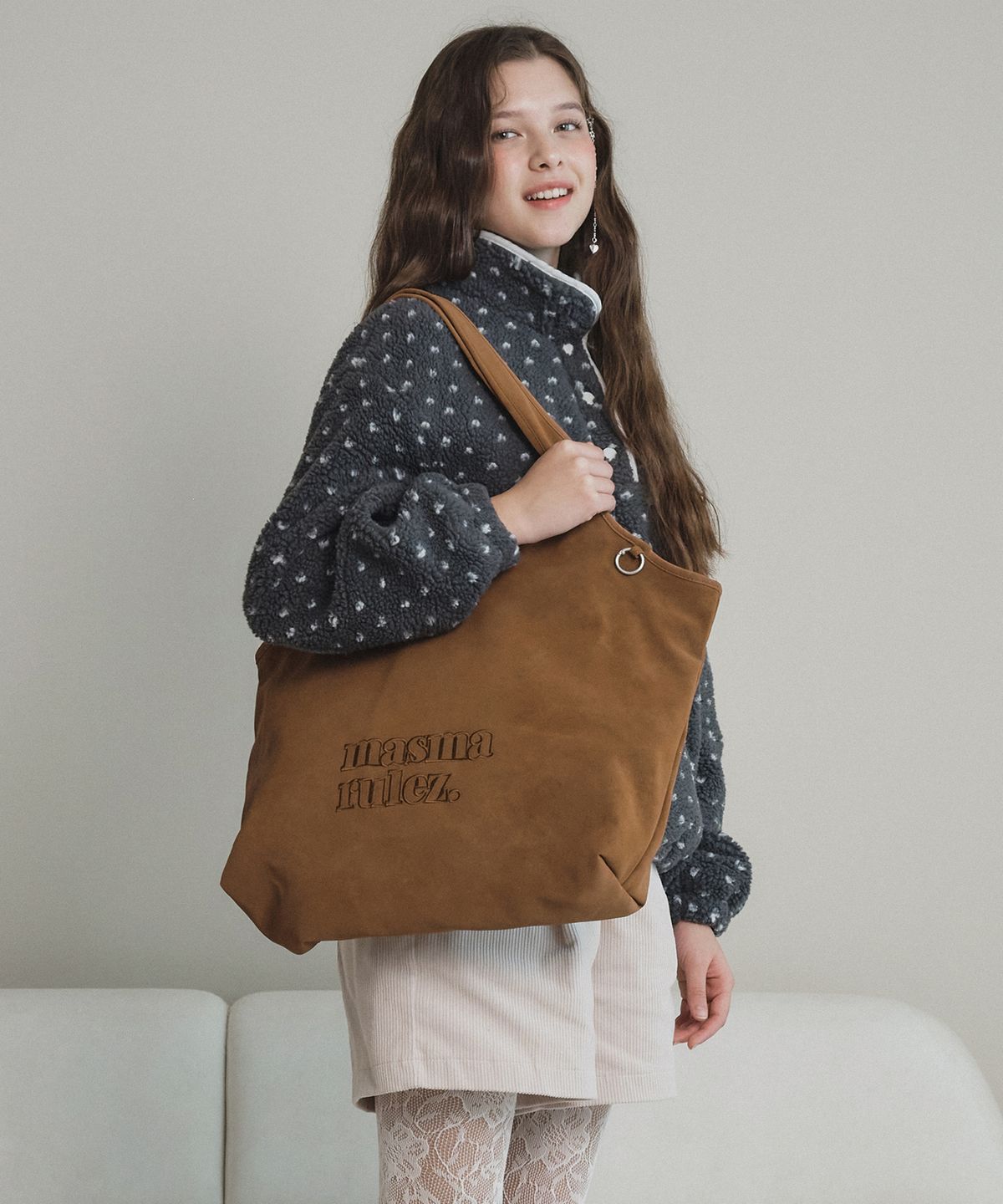 마스마룰즈(MASMARULEZ) Loose fit big shoulder bag_Vintage camel