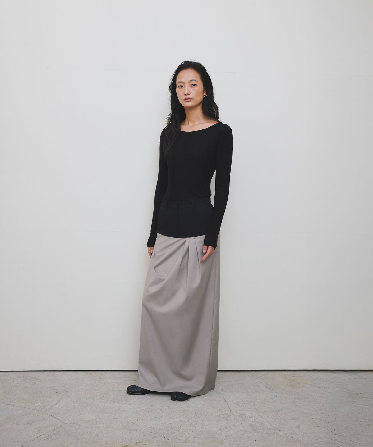 로우타이드(LOW TIDE) DRAPE MAXI SKIRT [BLACK]