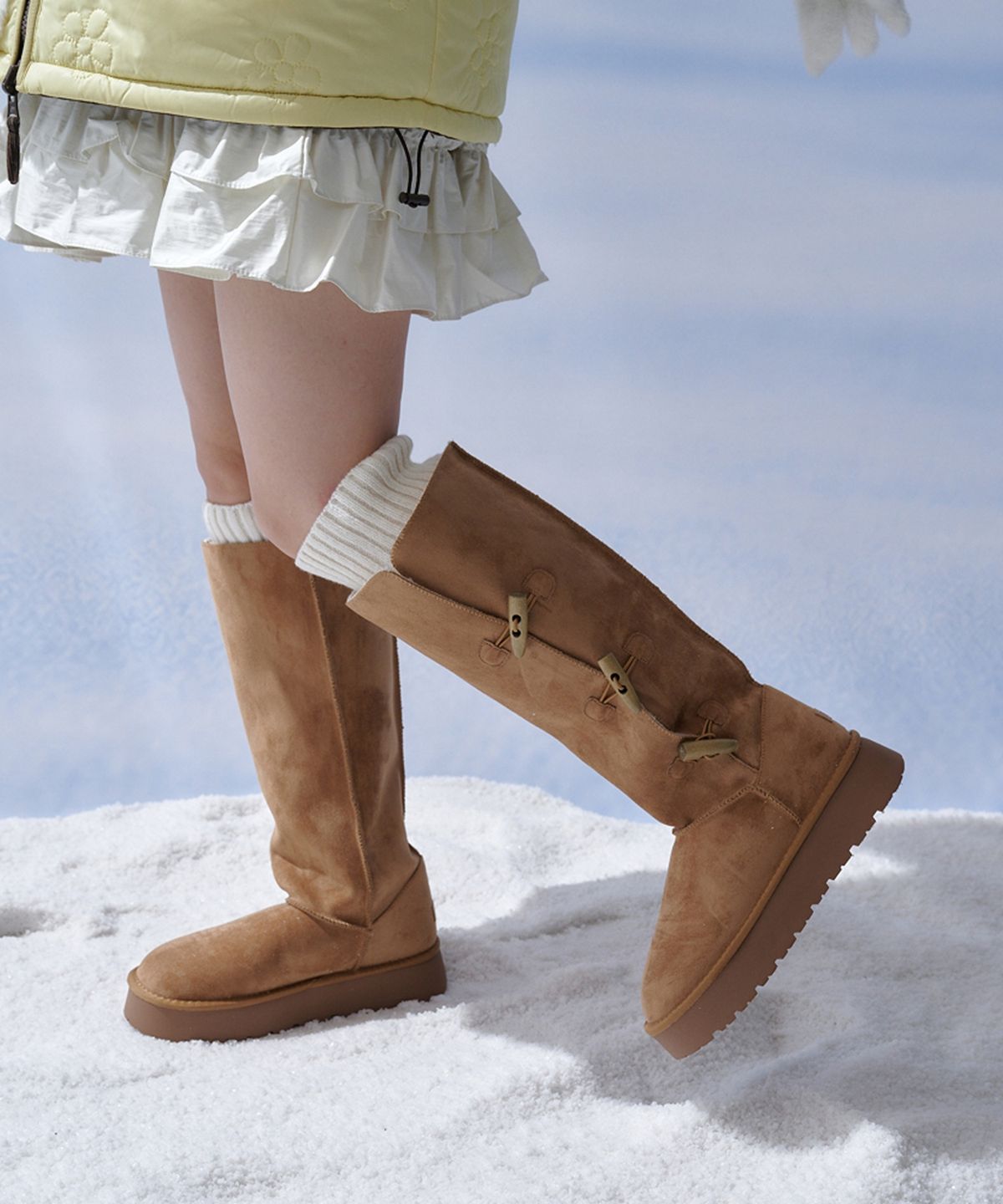 포른른(FORRR) Three Button Fur Long Boots - Chestnut