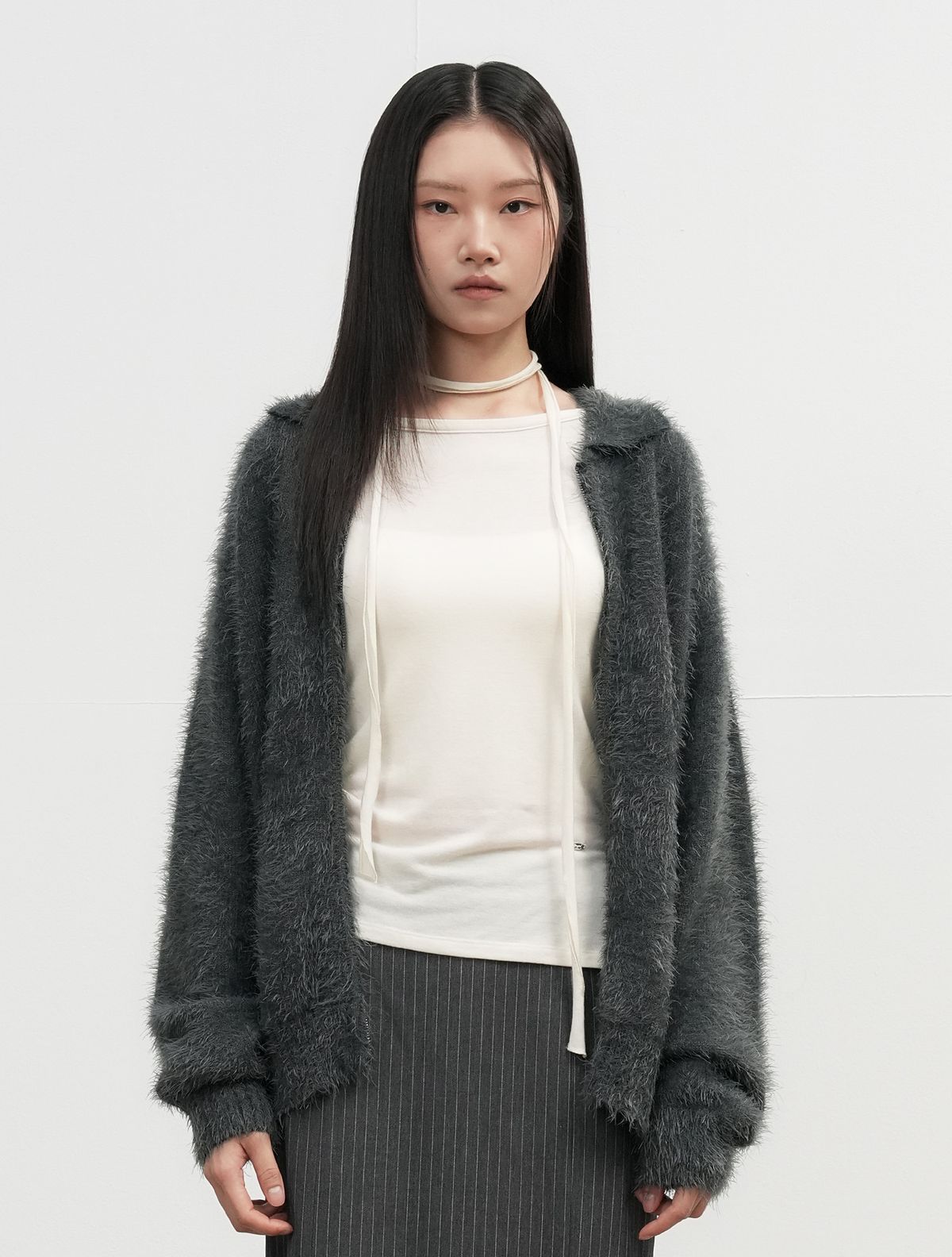 제너럴아이디어(GENERALIDEA) UNISEX 헤어리 집업 카라 가디건 [CHARCOAL] / SBE4U04009