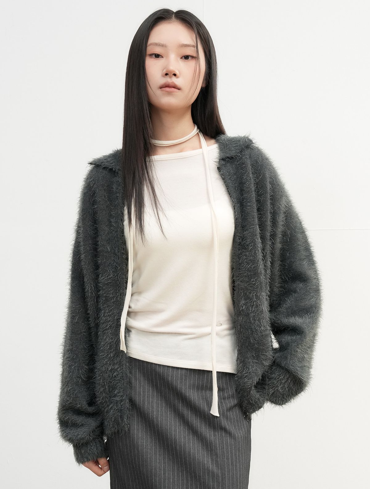 제너럴아이디어(GENERALIDEA) UNISEX 헤어리 집업 카라 가디건 [CHARCOAL] / SBE4U04009