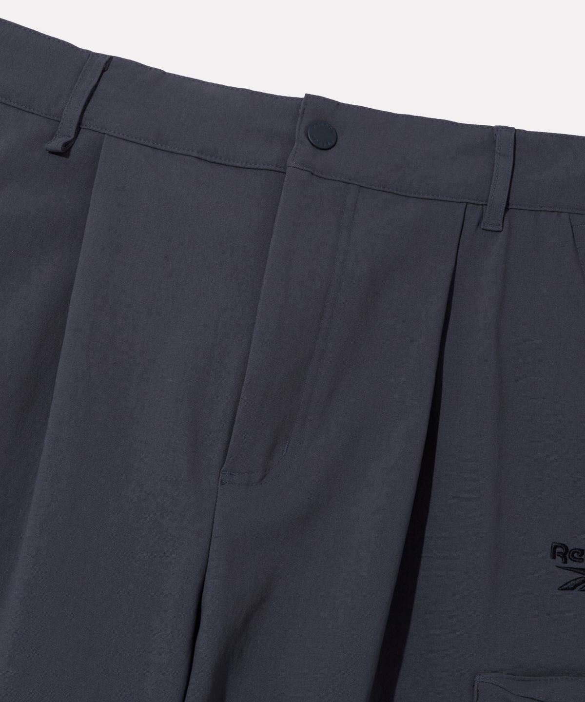 리복(REEBOK) 테크 우븐 카고 팬츠 - 차콜