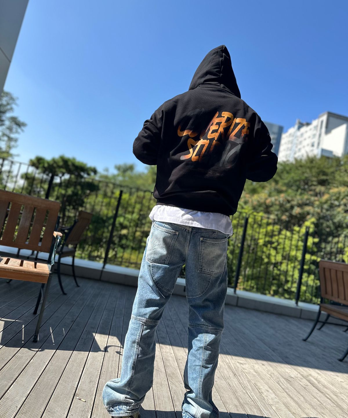 커버라이즈(COVERIZE) COVERIZE STUDIO 로고 그래픽 후드집업 (BLACK)