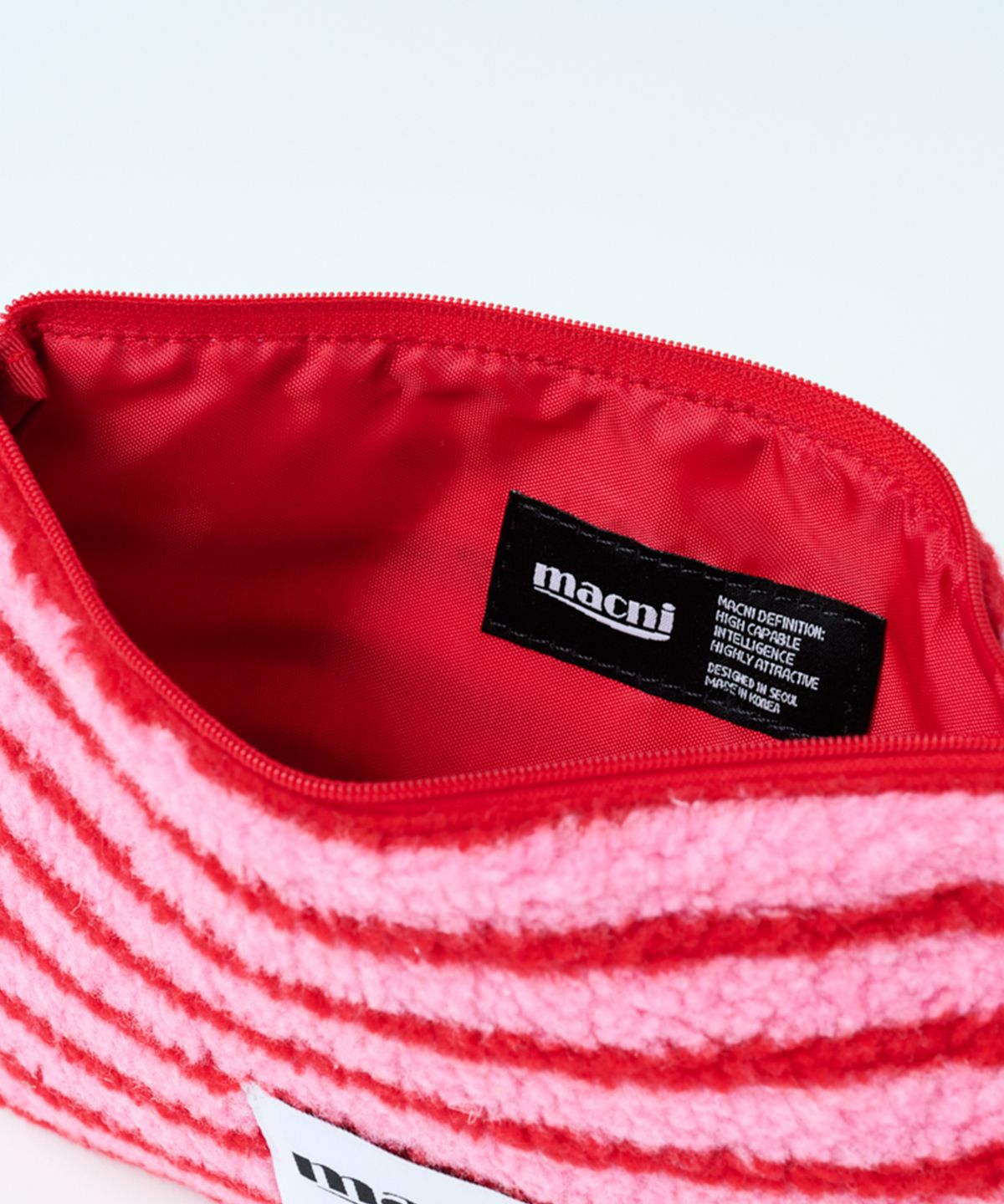 마크니(MACNI) POODLE STRIPE SLIM POUCH PINK