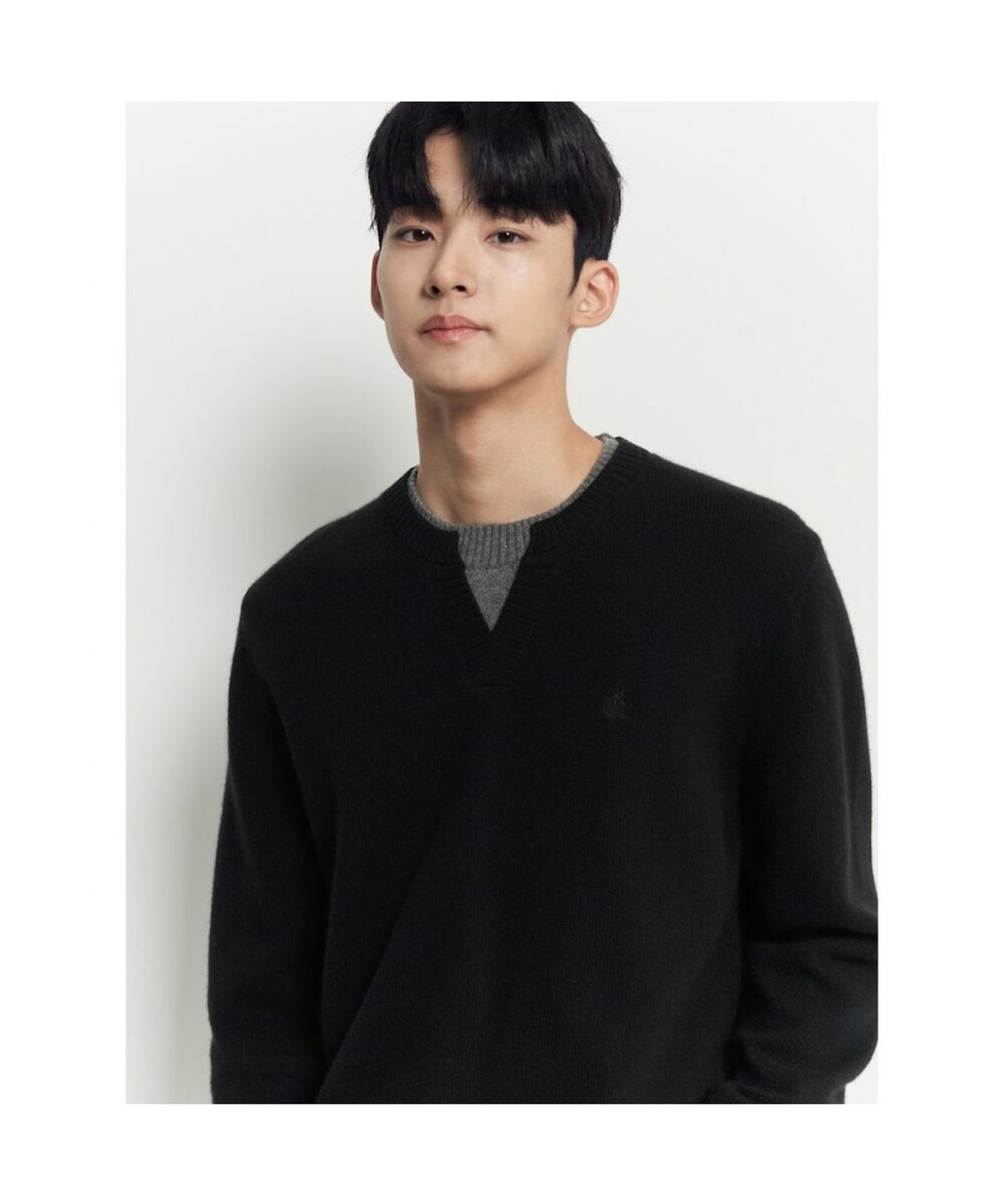 빈폴 멘(BEANPOLE MEN) 레이어드넥 니트  블랙