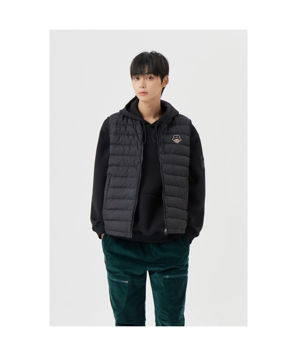 골든베어(GOLDEN BEAR) Lightweight Down Vest G4VAW25811BKX