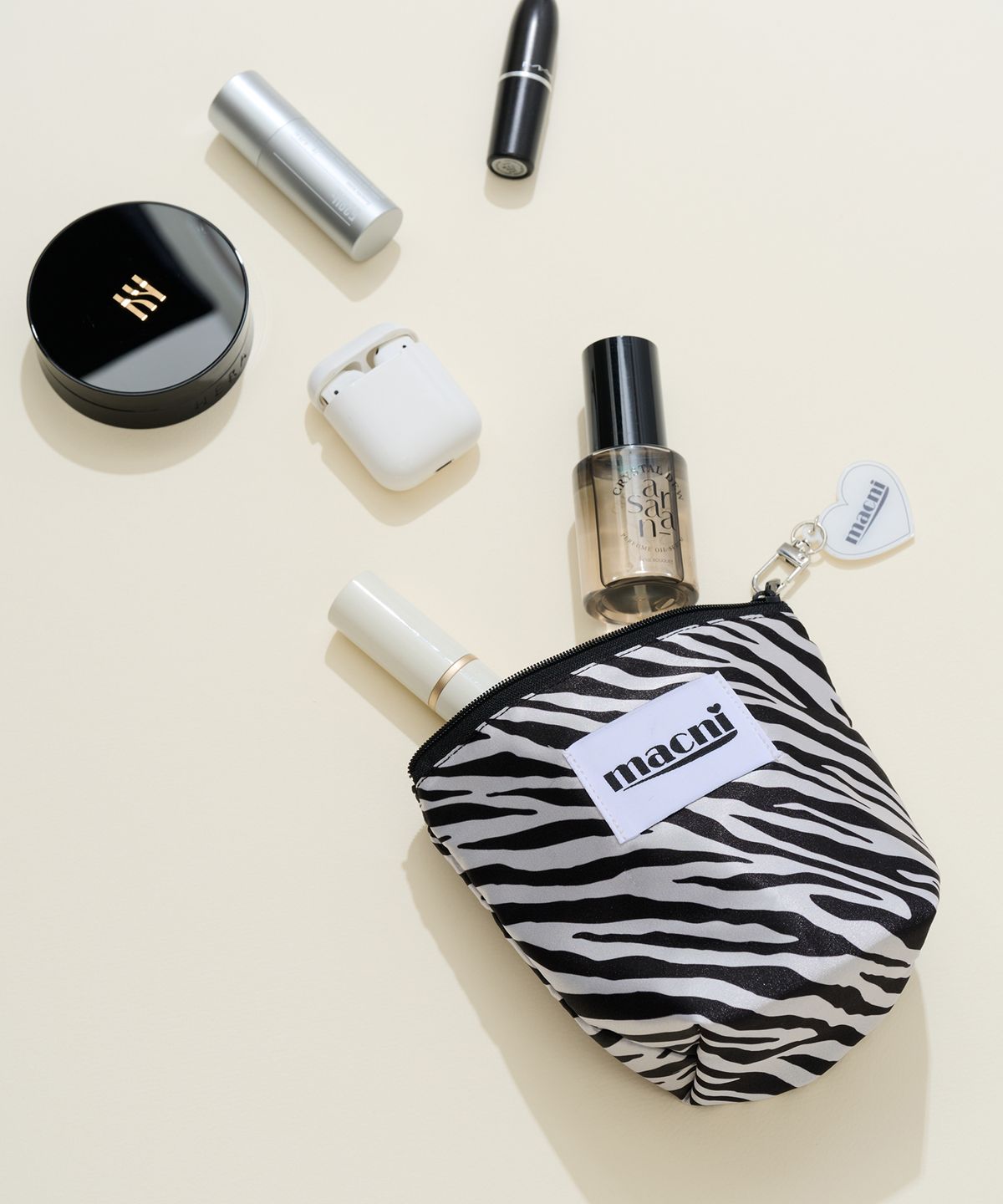 마크니(MACNI) ZEBRA STANDY POUCH WHITE