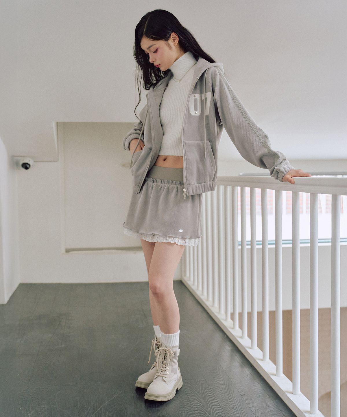 제로플래닛(ZEROPLANET) 클로이 벨로아 후드 집업 [LIGHT GREY]