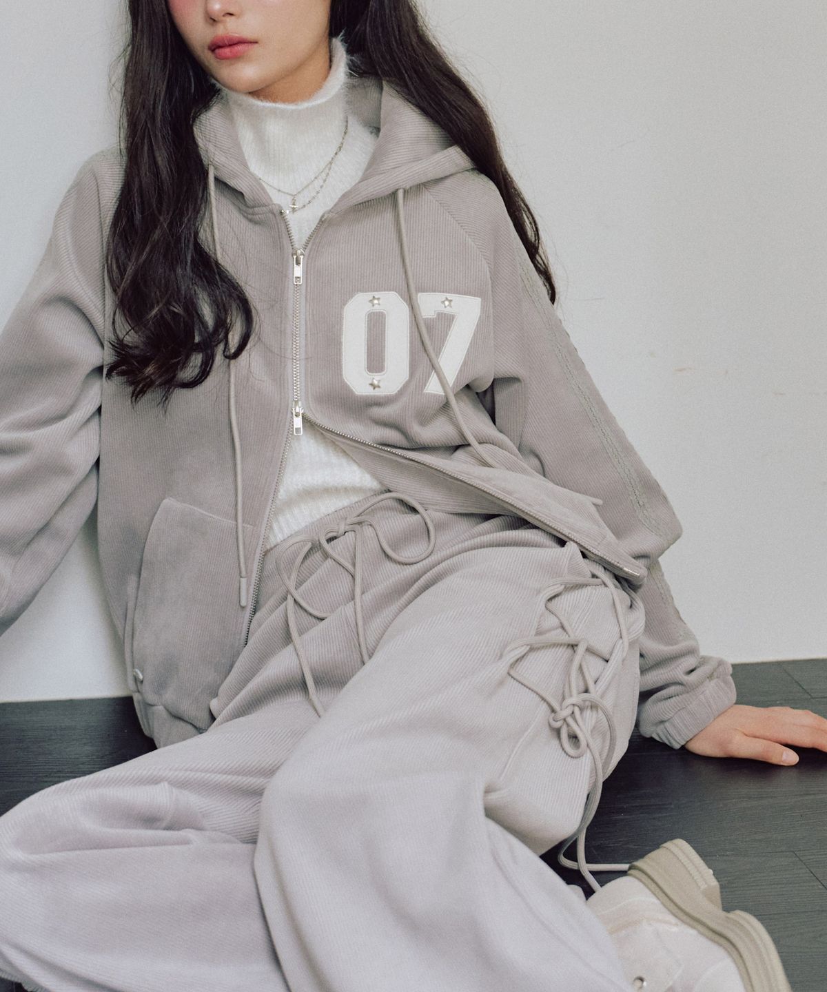 제로플래닛(ZEROPLANET) 클로이 벨로아 레이스업 팬츠 [LIGHT GREY]