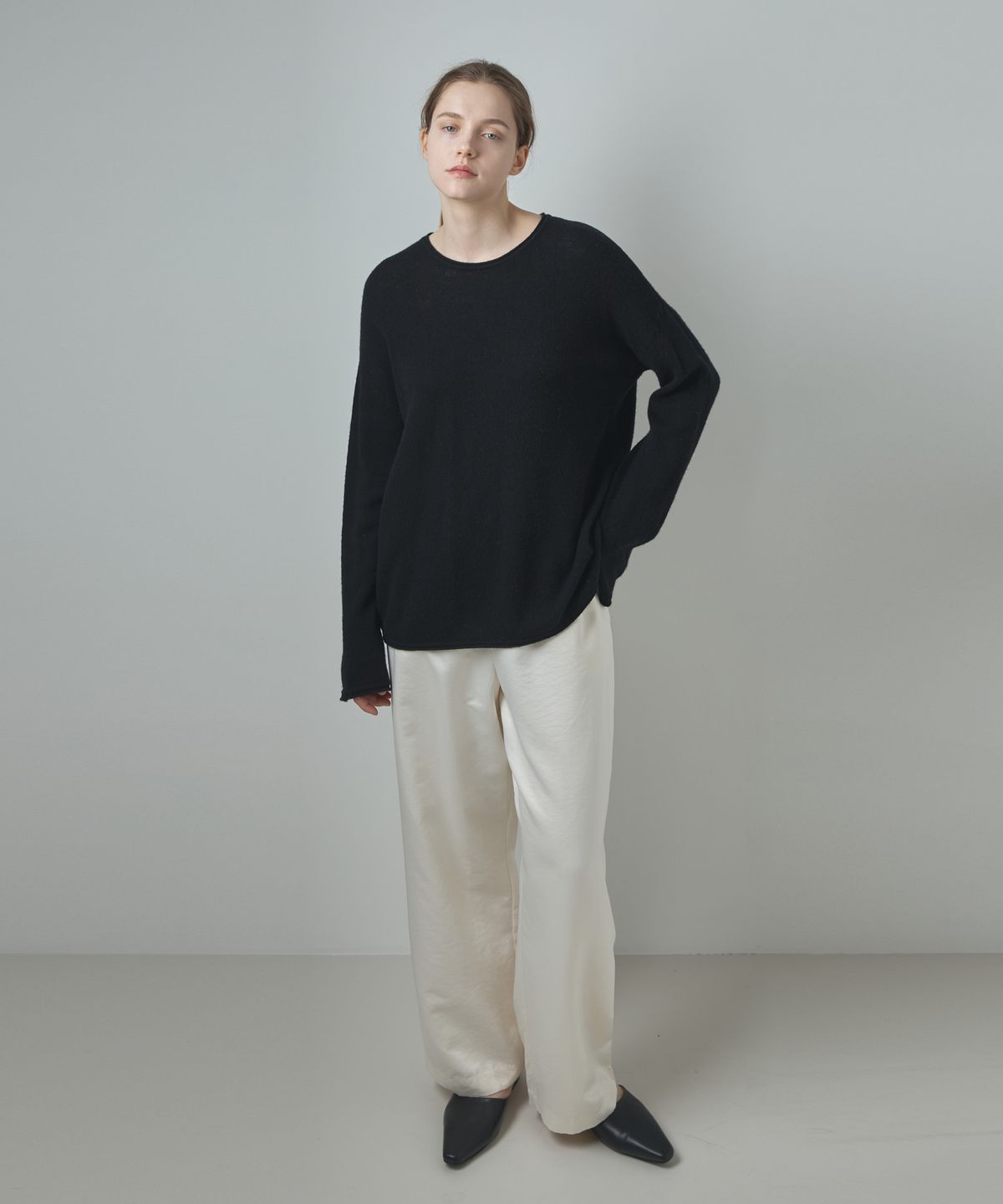 누토프(NUTOFFE) Belted Round Cashmere Knit_Black