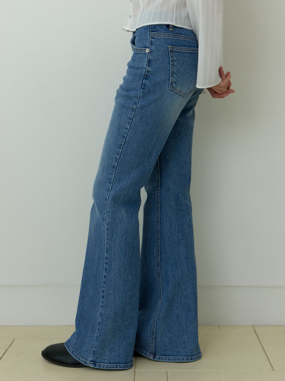리엘(RE L) Ra boots-cut denim pants (blue)