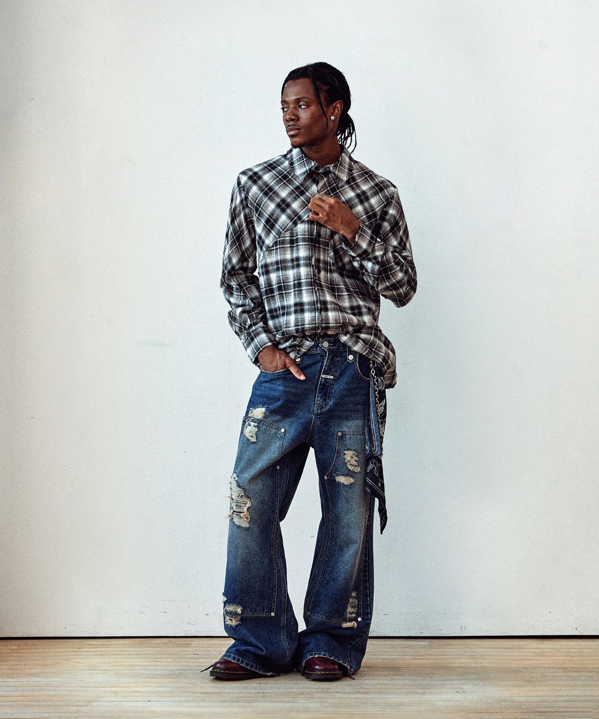더바이닐하우스(THEVINYLHOUSE) BLEACHED CHECK SHIRTS BLACK