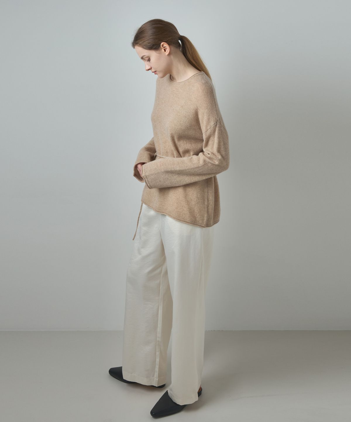 누토프(NUTOFFE) Belted Round Cashmere Knit_Beige
