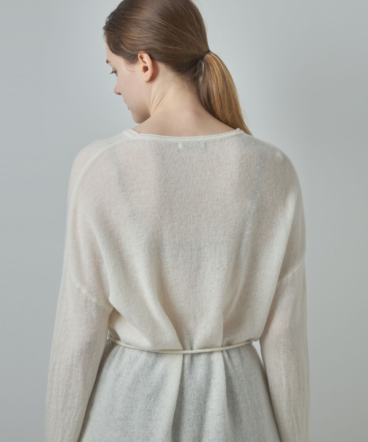 누토프(NUTOFFE) Belted Round Cashmere Knit_Ivory