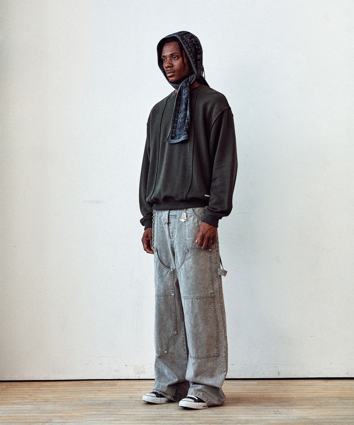 더바이닐하우스(THEVINYLHOUSE) CUT-OFF LINE SWEATSHIRTS KHAKI