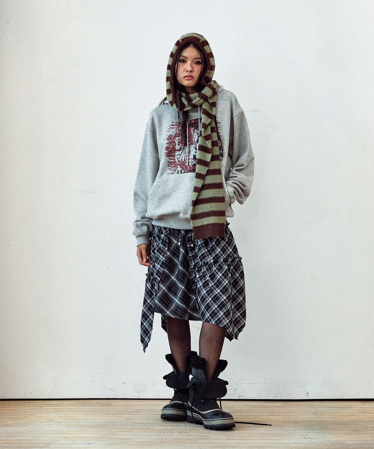 더바이닐하우스(THEVINYLHOUSE) VINTAGE TWO-TONE HOODIE GREY