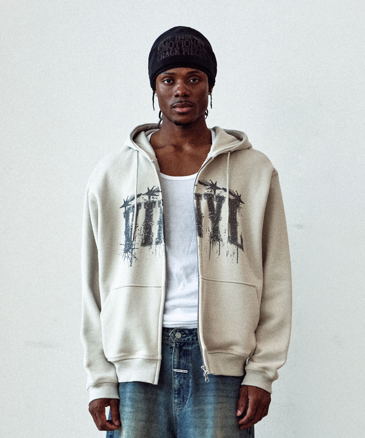 더바이닐하우스(THEVINYLHOUSE) GRAPHIC HOODIE ZIP-UP BEIGE