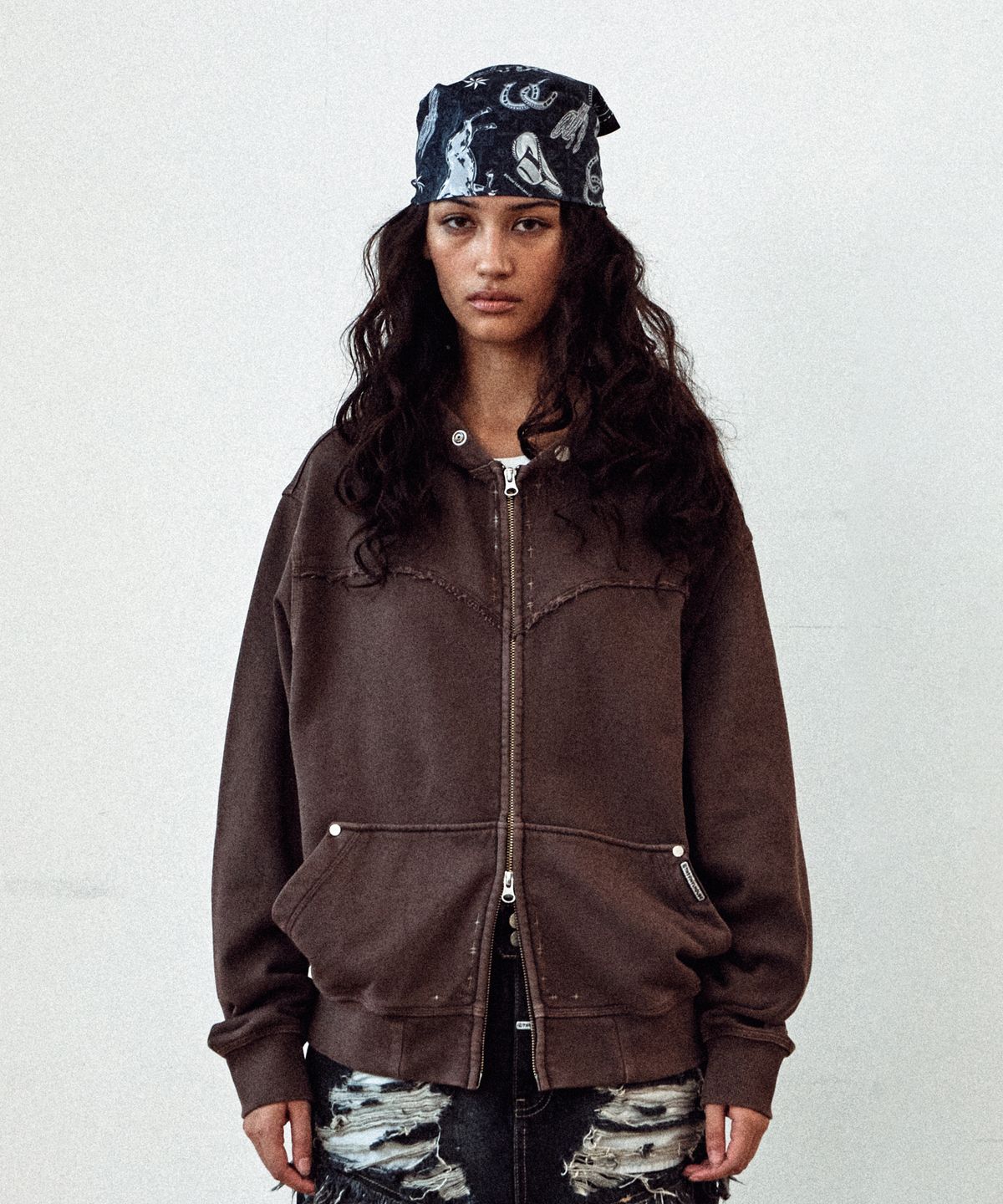 더바이닐하우스(THEVINYLHOUSE) DYED HOODIE ZIP-UP BROWN