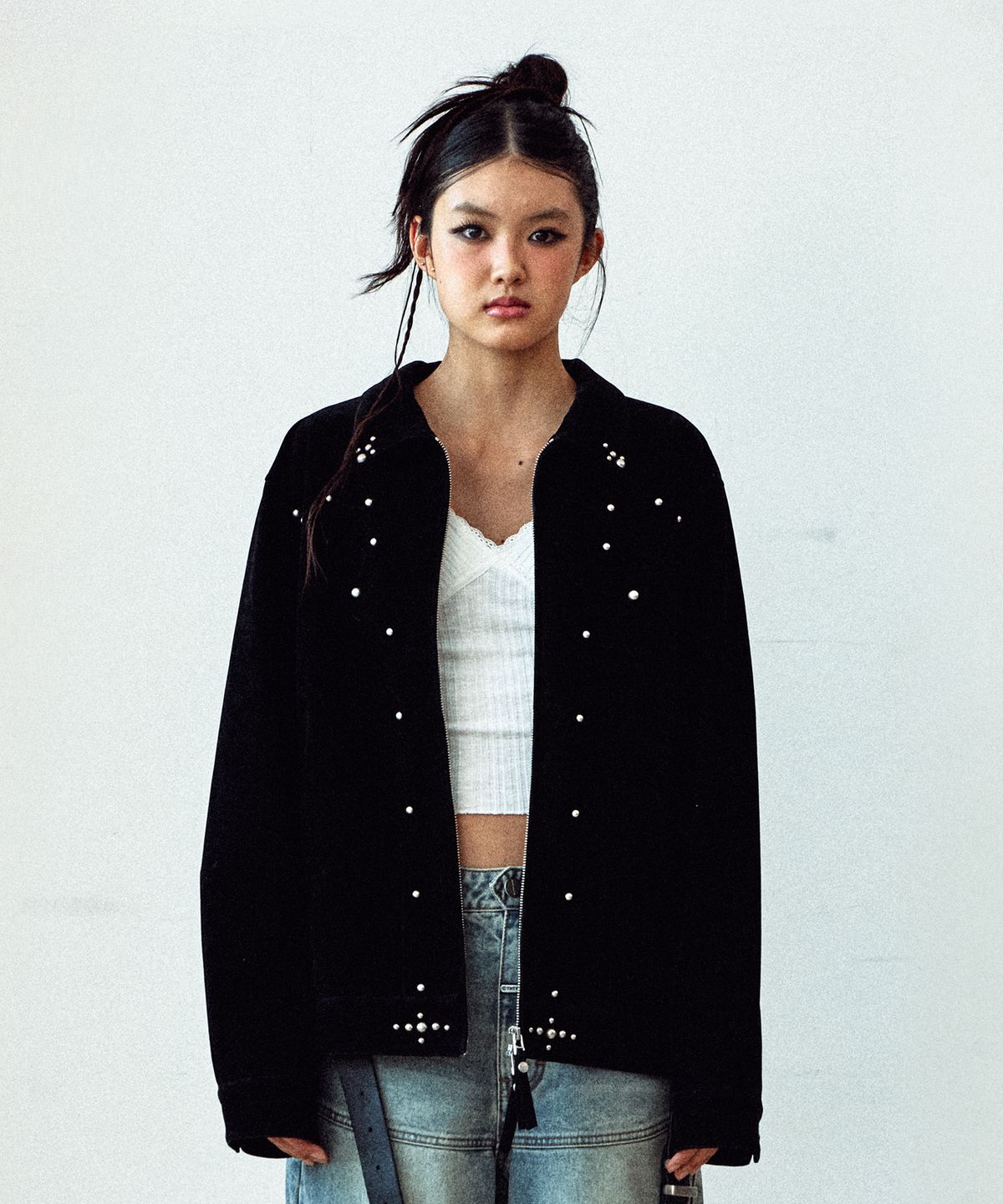 더바이닐하우스(THEVINYLHOUSE) STUDDED SUEDE JACKET BLACK