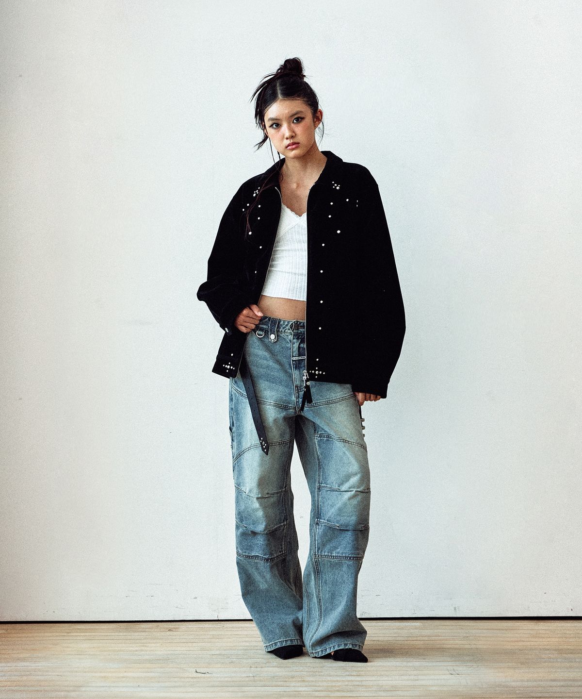 더바이닐하우스(THEVINYLHOUSE) STUDDED SUEDE JACKET BLACK