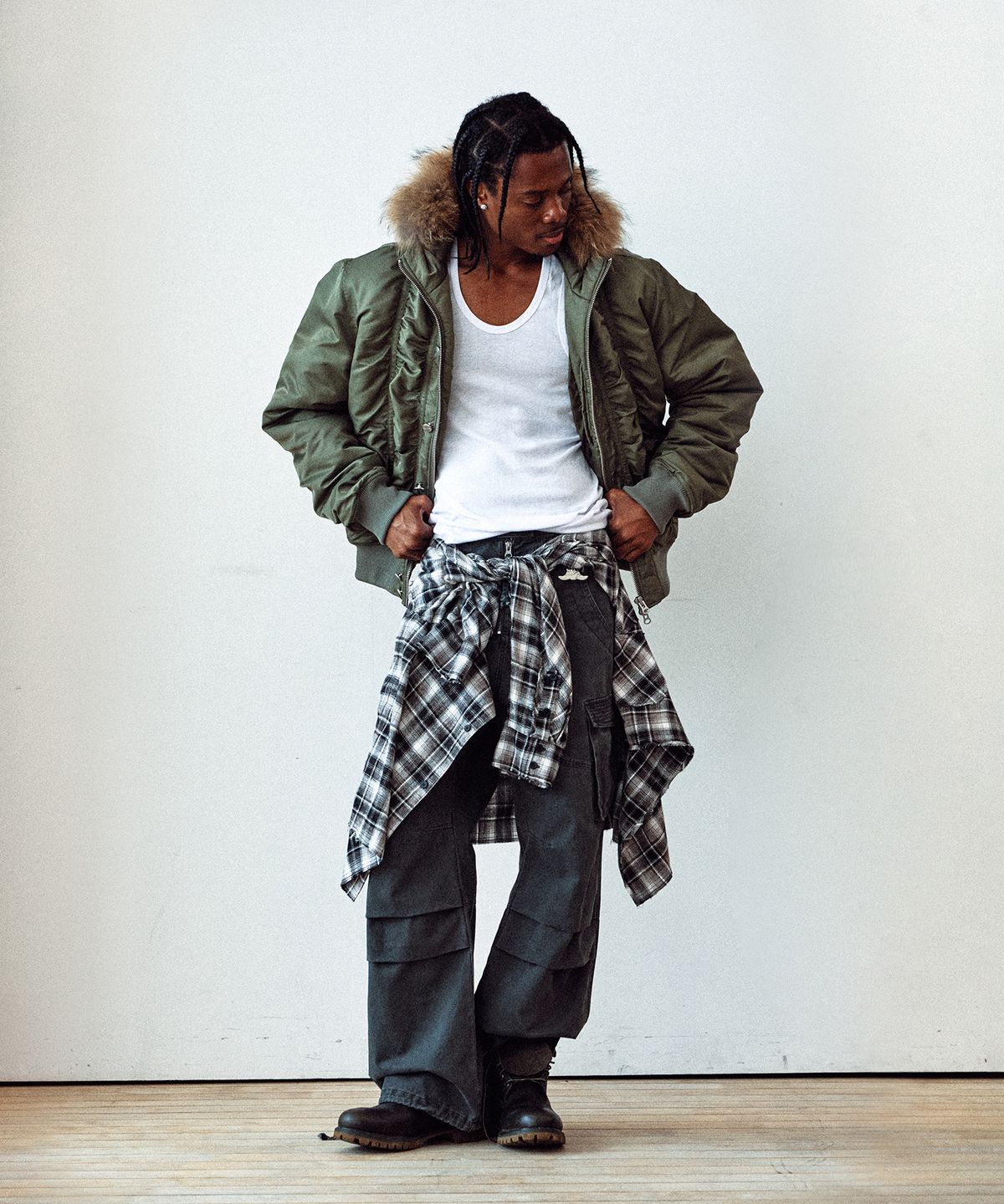 더바이닐하우스(THEVINYLHOUSE) FUR HOODED MA-1 JACKET KHAKI
