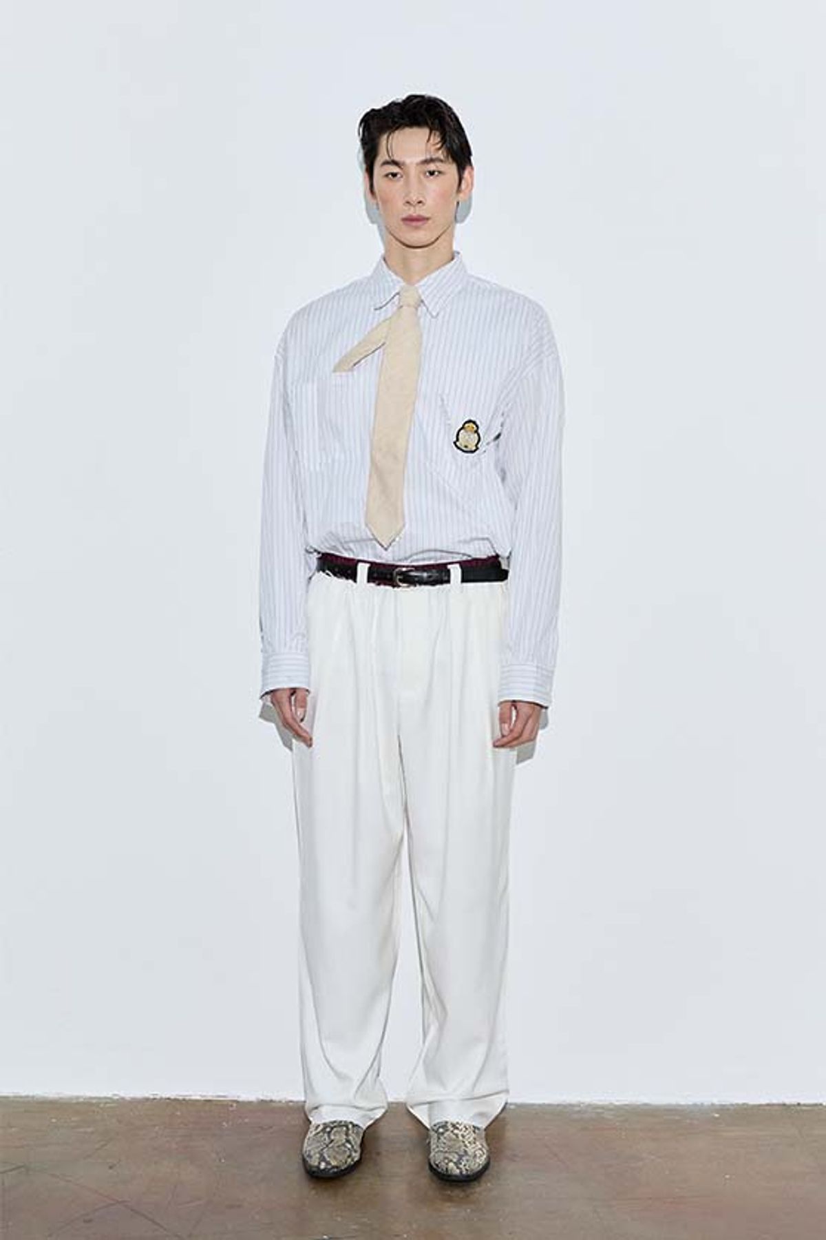 오디너리피플(ORDINARY PEOPLE) Re : Stripe Crest Deconstructed Shirt [WHITE]